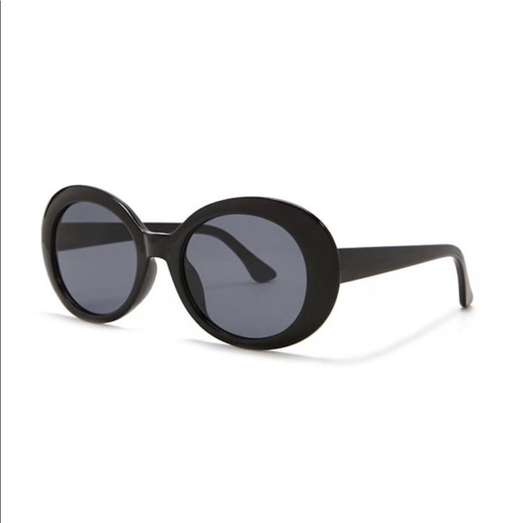 Black Oval Retro Sunglasses - Picture 1 of 4